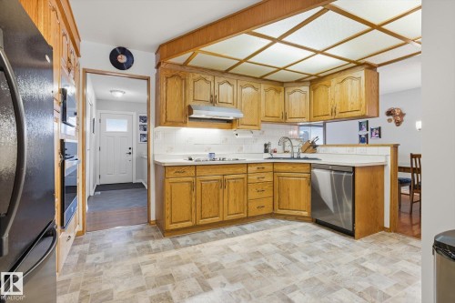6903 12 Avenue, Edmonton, AB - Indoor Photo Showing Kitchen