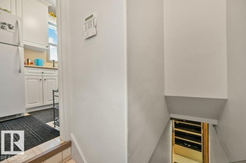 8155 79 Avenue, Edmonton, AB - Indoor