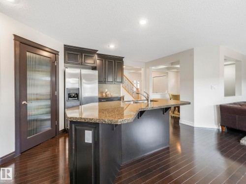 2651 Anderson Crescent, Edmonton, AB - Indoor Photo Showing Kitchen With Upgraded Kitchen
