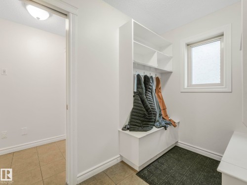 2651 Anderson Crescent, Edmonton, AB - Indoor