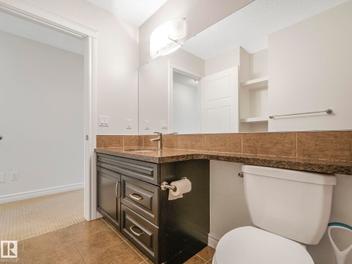 2651 Anderson Crescent, Edmonton, AB - Indoor Photo Showing Bathroom
