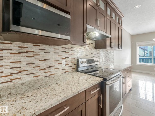 14003 161 Avenue, Edmonton, AB - Indoor Photo Showing Kitchen