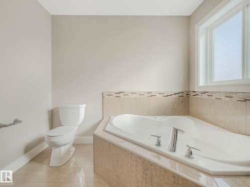 14003 161 Avenue, Edmonton, AB - Indoor Photo Showing Bathroom