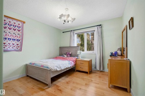 9324 95 Street, Edmonton, AB - Indoor Photo Showing Bedroom