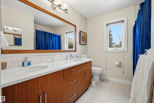9324 95 Street, Edmonton, AB - Indoor Photo Showing Bathroom