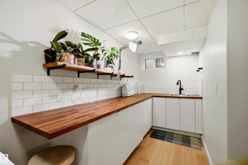 9324 95 Street, Edmonton, AB - Indoor