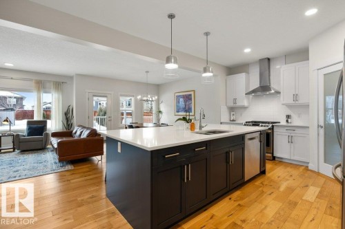 92 Ratelle Circle, St. Albert, AB - Indoor Photo Showing Kitchen With Upgraded Kitchen
