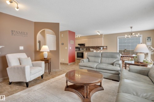 5 Elbow Place, St. Albert, AB - Indoor Photo Showing Living Room
