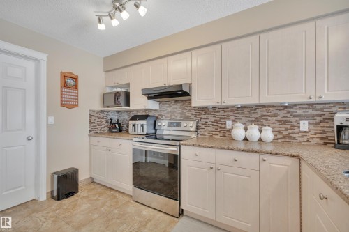 5 Elbow Place, St. Albert, AB - Indoor Photo Showing Kitchen