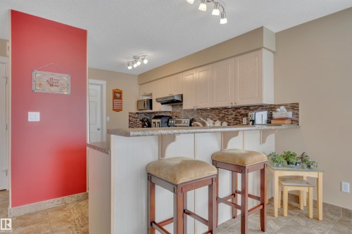 5 Elbow Place, St. Albert, AB - Indoor Photo Showing Kitchen