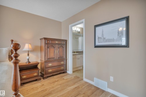 5 Elbow Place, St. Albert, AB - Indoor Photo Showing Bedroom