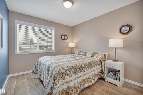 5 Elbow Place, St. Albert, AB - Indoor Photo Showing Bedroom