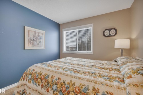 5 Elbow Place, St. Albert, AB - Indoor Photo Showing Bedroom
