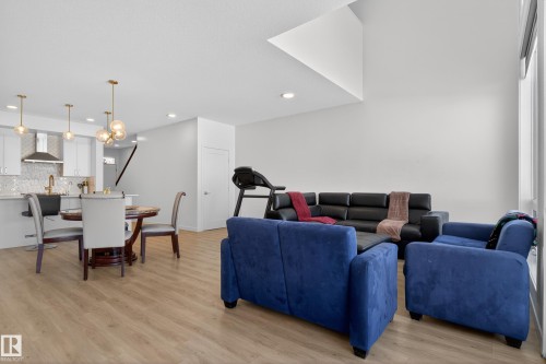 9194 Pear Drive Sw, Edmonton, AB - Indoor