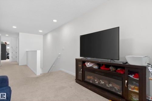 9194 Pear Drive Sw, Edmonton, AB - Indoor