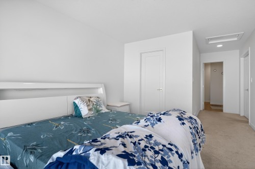 9194 Pear Drive Sw, Edmonton, AB - Indoor Photo Showing Bedroom
