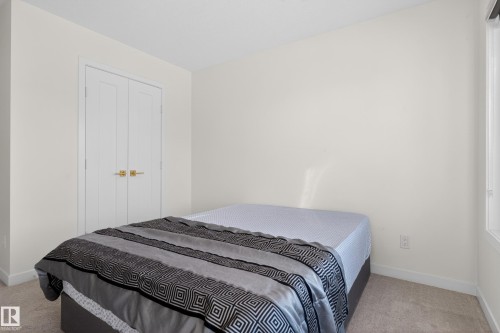 9194 Pear Drive Sw, Edmonton, AB - Indoor Photo Showing Bedroom