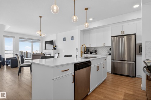 9194 Pear Drive Sw, Edmonton, AB - Indoor Photo Showing Kitchen