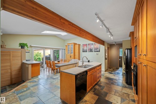 11622 76 Avenue, Edmonton, AB - Indoor Photo Showing Other Room