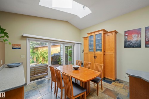 11622 76 Avenue, Edmonton, AB - Indoor