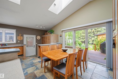 11622 76 Avenue, Edmonton, AB - Indoor Photo Showing Dining Room