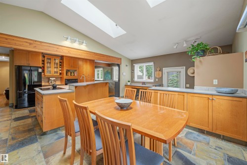 11622 76 Avenue, Edmonton, AB - Indoor