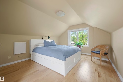 11622 76 Avenue, Edmonton, AB - Indoor Photo Showing Bedroom