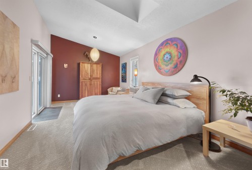 11622 76 Avenue, Edmonton, AB - Indoor Photo Showing Bedroom