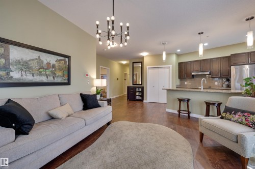 405 10126 144 Street, Edmonton, AB - Indoor Photo Showing Living Room