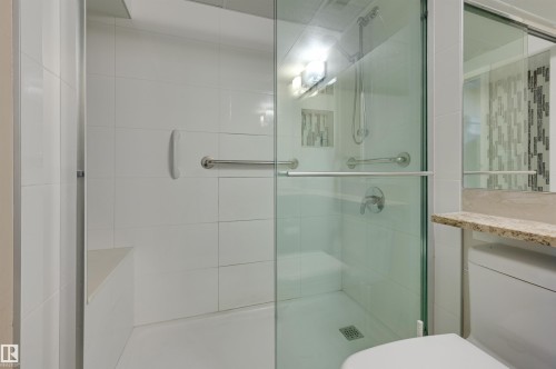 405 10126 144 Street, Edmonton, AB - Indoor Photo Showing Bathroom