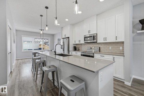 17475 77 Street, Edmonton, AB - Indoor Photo Showing Kitchen With Upgraded Kitchen