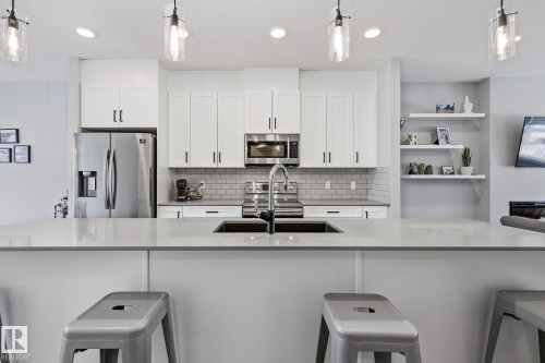 17475 77 Street, Edmonton, AB - Indoor Photo Showing Kitchen With Upgraded Kitchen