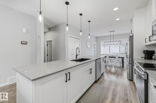 17475 77 Street, Edmonton, AB - Indoor Photo Showing Kitchen With Double Sink With Upgraded Kitchen
