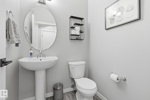 17475 77 Street, Edmonton, AB - Indoor Photo Showing Bathroom
