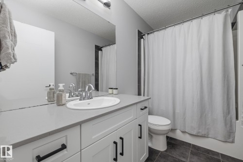 17475 77 Street, Edmonton, AB - Indoor Photo Showing Bathroom