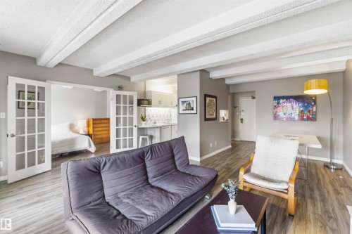 1509 9918 101 Street, Edmonton, AB - Indoor Photo Showing Living Room