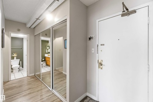 1509 9918 101 Street, Edmonton, AB - Indoor Photo Showing Other Room