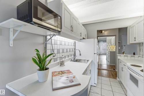 1509 9918 101 Street, Edmonton, AB - Indoor Photo Showing Kitchen