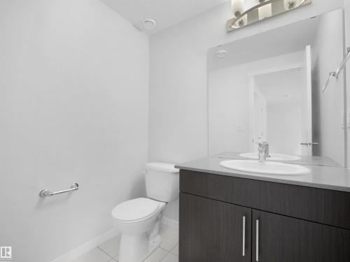 3746 Weidle Crescent, Edmonton, AB - Indoor Photo Showing Bathroom