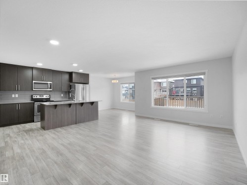 3746 Weidle Crescent, Edmonton, AB - Indoor Photo Showing Kitchen