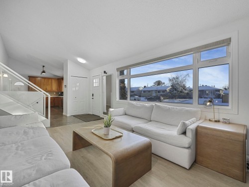 10936 165 Street, Edmonton, AB - Indoor Photo Showing Living Room