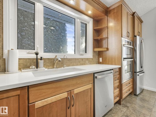 10936 165 Street, Edmonton, AB - Indoor Photo Showing Kitchen