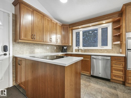 10936 165 Street, Edmonton, AB - Indoor Photo Showing Kitchen