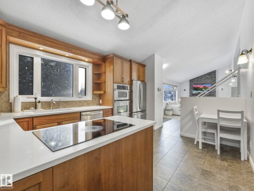 10936 165 Street, Edmonton, AB - Indoor Photo Showing Kitchen