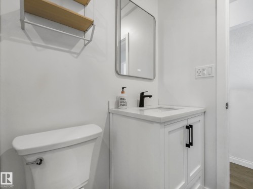 10936 165 Street, Edmonton, AB - Indoor Photo Showing Bathroom