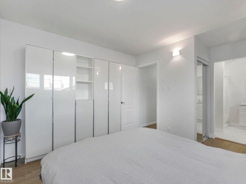 10936 165 Street, Edmonton, AB - Indoor Photo Showing Bedroom