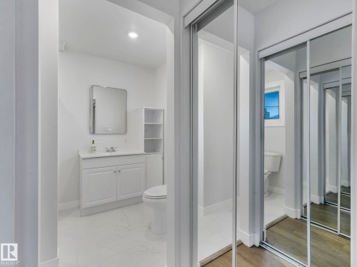 10936 165 Street, Edmonton, AB - Indoor Photo Showing Bathroom