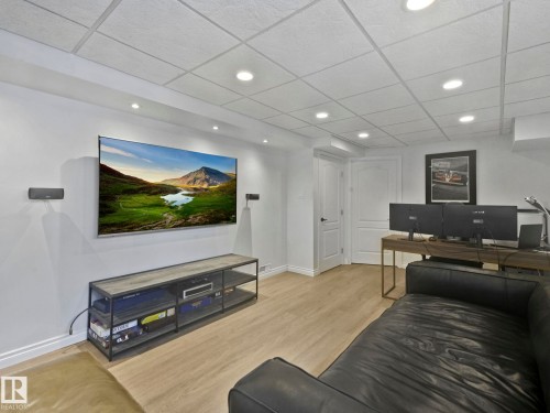 10936 165 Street, Edmonton, AB - Indoor