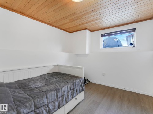 10936 165 Street, Edmonton, AB - Indoor Photo Showing Bedroom