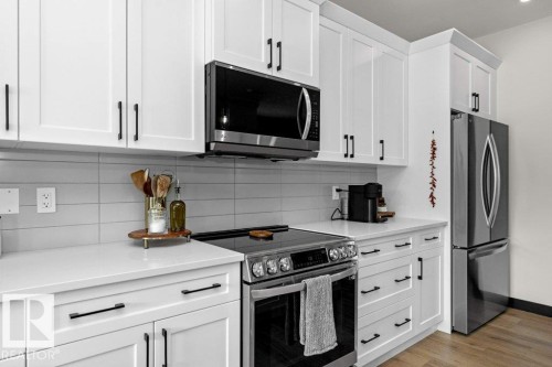96 Garneau Gate, Spruce Grove, AB - Indoor Photo Showing Kitchen With Stainless Steel Kitchen With Upgraded Kitchen